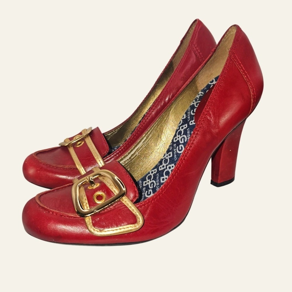 BCBGirls Red Leather Buckle Pumps Gold Accent Block Heel Vintage Shoes READ DESC